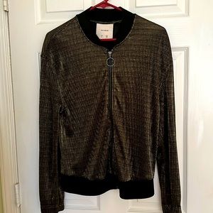 Very light and comfortable jacket.